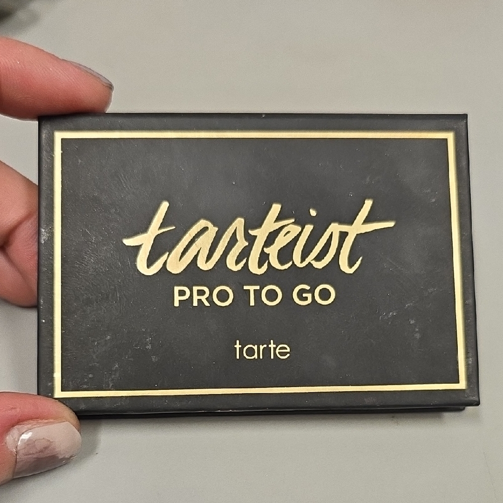 Tarte Tarteist Pro To Go Palette in Black and Gold